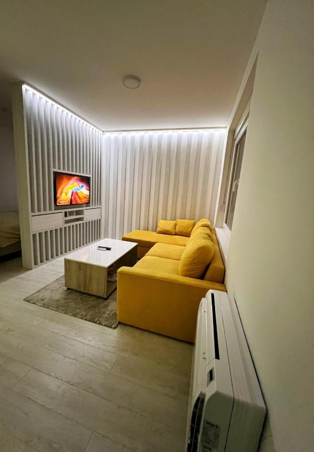Center Deluxe Studio Apartamento Nikšić Exterior foto