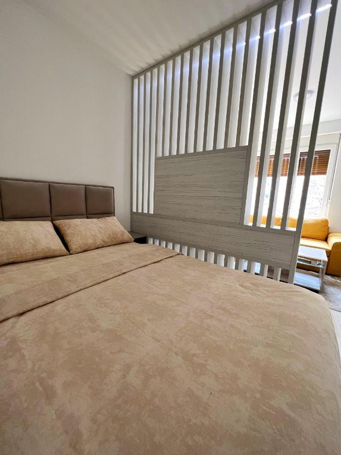 Center Deluxe Studio Apartamento Nikšić Exterior foto